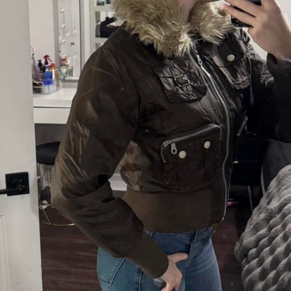 Blü Vintage Y2K Cropped Brown Jacket W/ Faux-Fur Trim - Picture 8 of 10